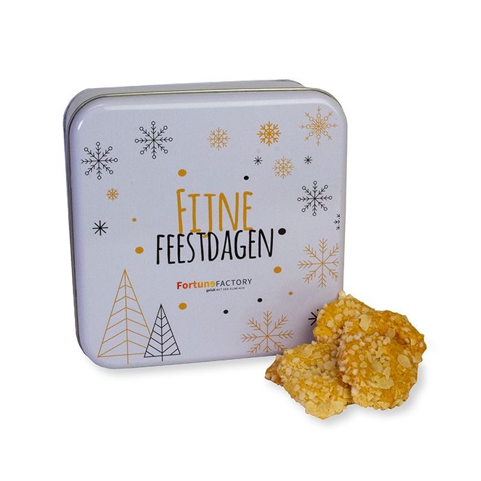 Cakeblik met kerstkransjes dicht